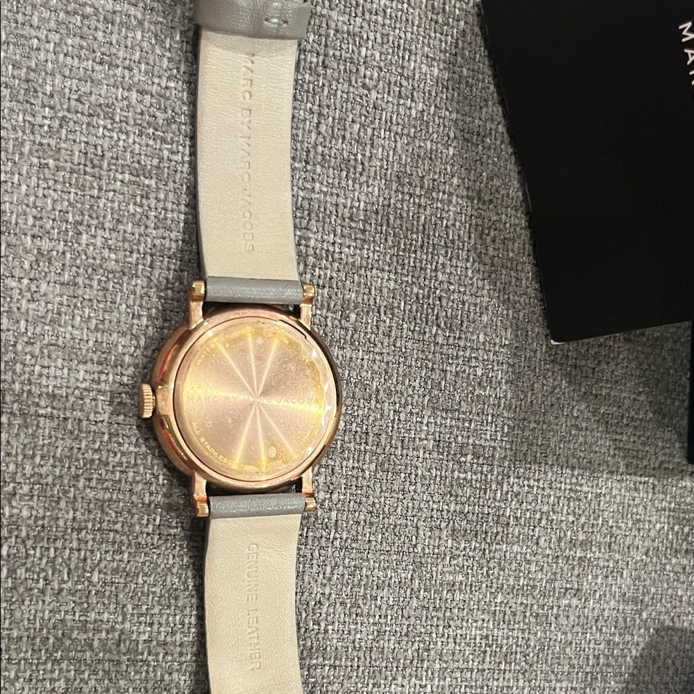 Marc Jacobs Gold and Gray Dial Watch - Picture 7 of 9